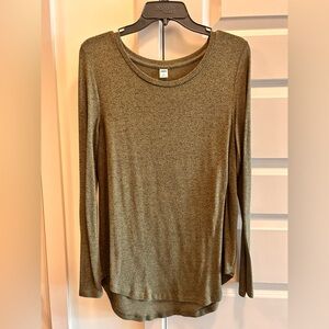 Women’s green Long-Sleeve Crewneck Top